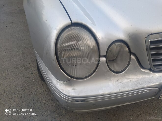 Mercedes E 220 2000, 290,000 km - 2.2 л - Bakı