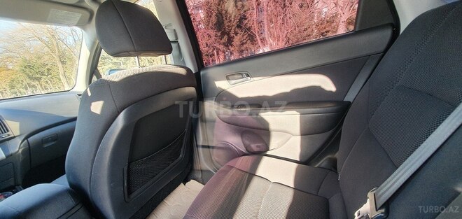 Hyundai i30 2009, 240,220 km - 1.6 l - Sumqayıt