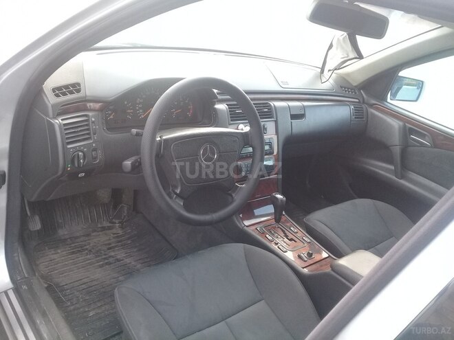 Mercedes E 220 1999, 485,944 km - 2.2 l - Sumqayıt