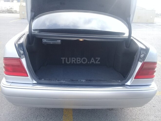 Mercedes E 220 1999, 485,944 km - 2.2 l - Sumqayıt