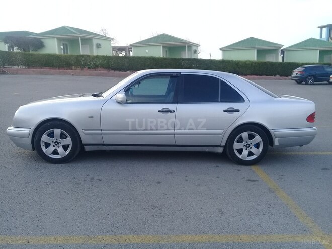 Mercedes E 220 1999, 485,944 km - 2.2 l - Sumqayıt