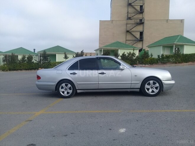 Mercedes E 220 1999, 485,944 km - 2.2 l - Sumqayıt