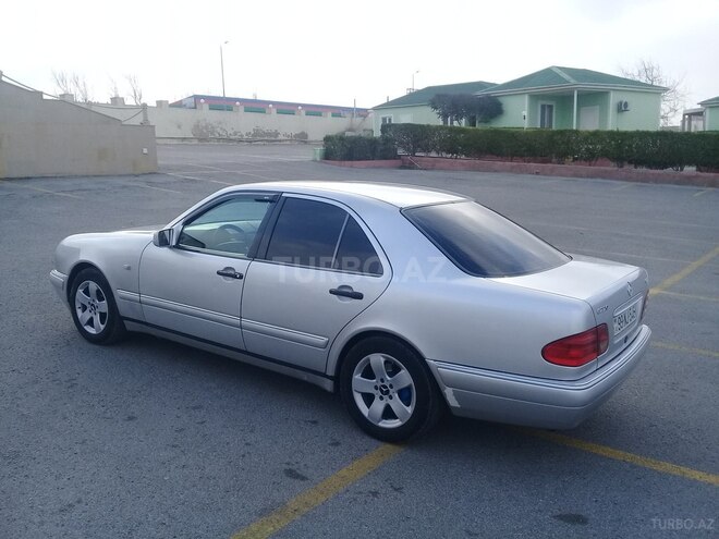 Mercedes E 220 1999, 485,944 km - 2.2 l - Sumqayıt