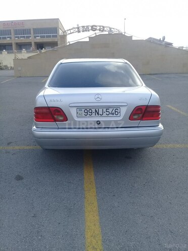 Mercedes E 220 1999, 485,944 km - 2.2 l - Sumqayıt