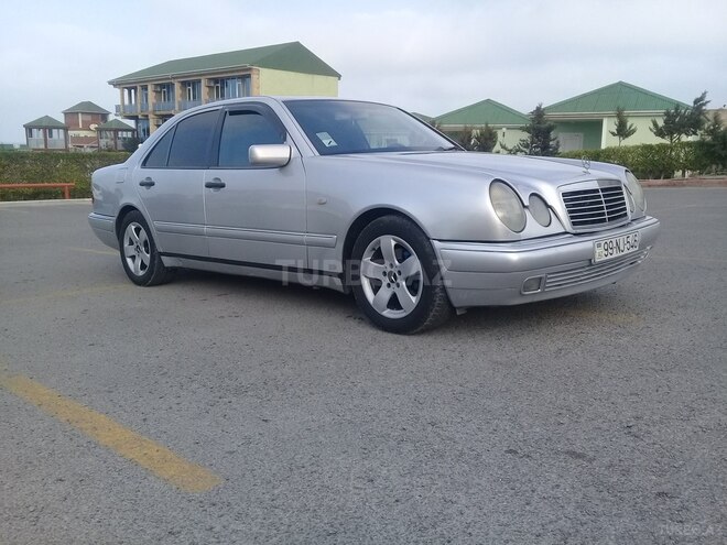 Mercedes E 220 1999, 485,944 km - 2.2 l - Sumqayıt