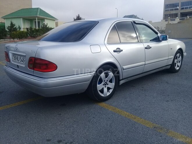 Mercedes E 220 1999, 485,944 km - 2.2 l - Sumqayıt