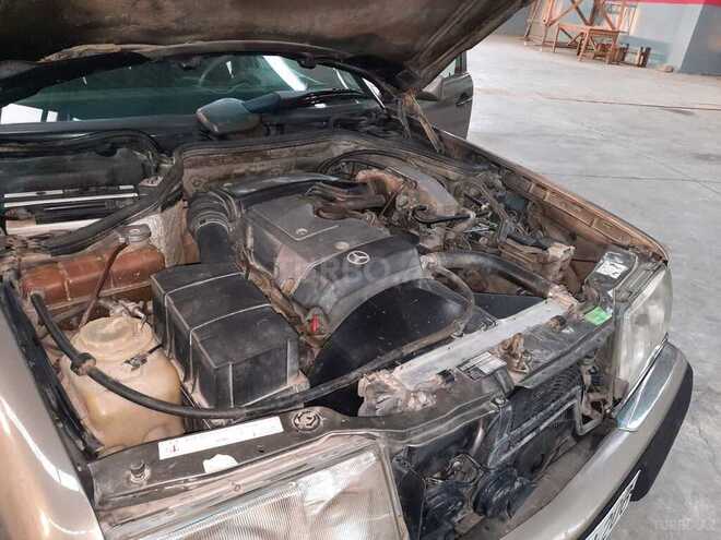 Mercedes E 200 1992, 395,000 km - 2.0 л - Sumqayıt