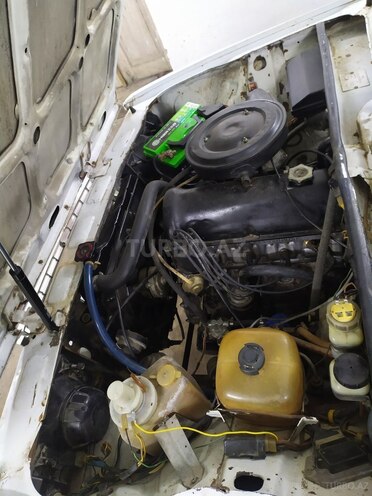 LADA (VAZ) 2107 1992, 99,999 km - 1.6 l - Salyan