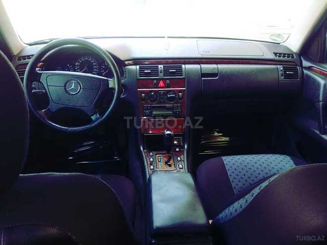 Mercedes E 240 1999, 285,000 km - 2.4 l - Bakı