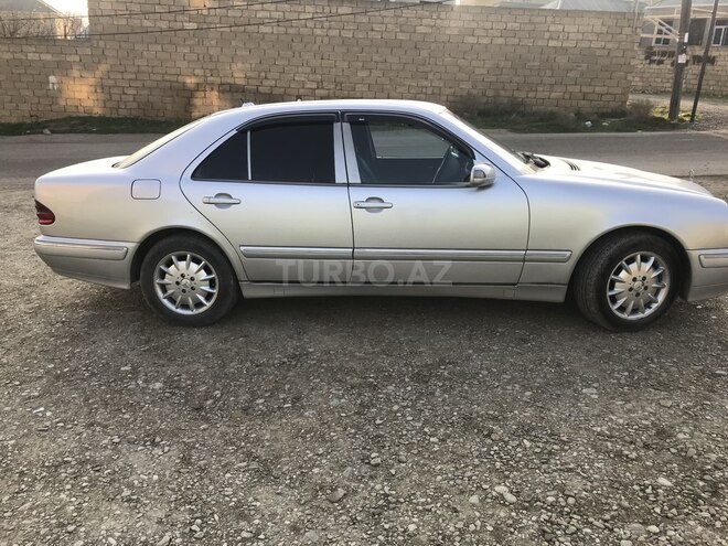 Mercedes E 270 2002, 376,400 km - 2.7 l - Bakı