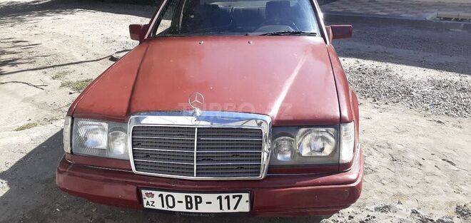 Mercedes E 230 1985, 210,000 km - 2.3 л - Gəncə