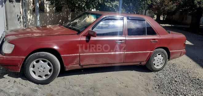 Mercedes E 230 1985, 210,000 km - 2.3 л - Gəncə