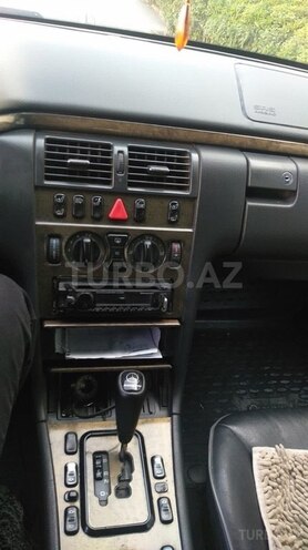 Mercedes E 220 1999, 320,000 km - 2.2 l - Bakı