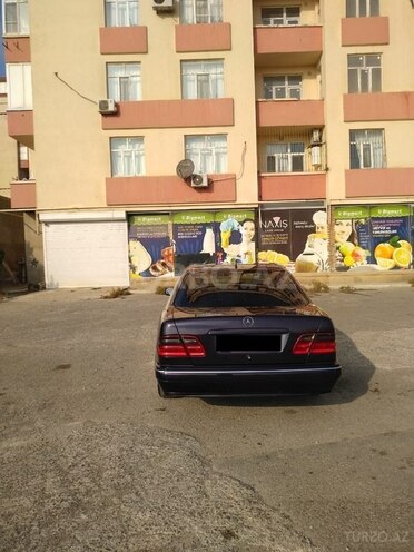 Mercedes E 220 1999, 320,000 km - 2.2 l - Bakı