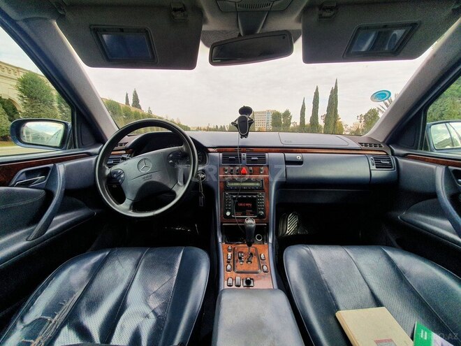 Mercedes E 240 1999, 155,123 km - 2.6 l - Goranboy