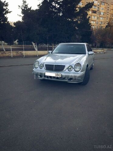 Mercedes E 240 2001, 292,500 km - 2.6 l - Bakı