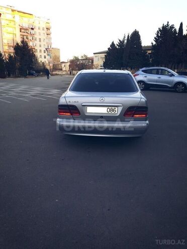 Mercedes E 240 2001, 292,500 km - 2.6 l - Bakı
