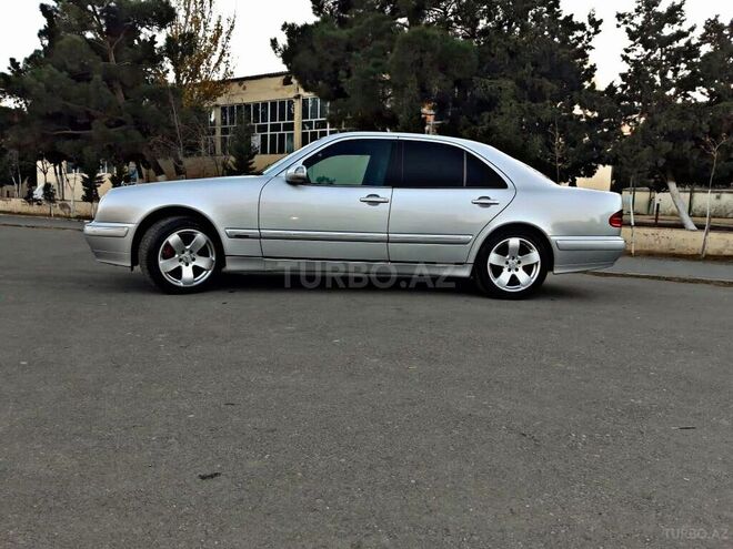 Mercedes E 240 2001, 292,500 km - 2.6 l - Bakı