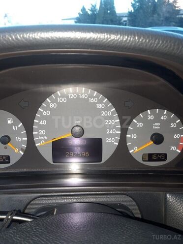 Mercedes E 240 2001, 292,500 km - 2.6 l - Bakı
