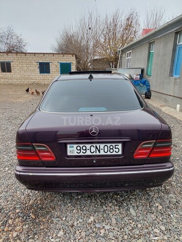 Mercedes E 270 2001, 343,184 km - 2.7 l - İmişli