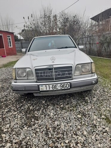 Mercedes E 250 1994, 850,000 km - 2.5 l - Füzuli
