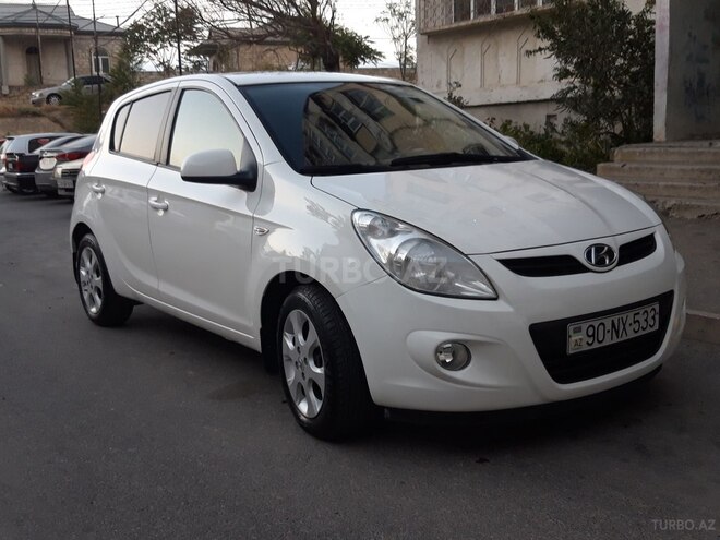 Hyundai i20 2011, 65,800 km - 1.4 l - Bakı