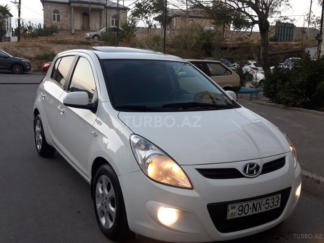 Hyundai i20 2011, 65,800 km - 1.4 l - Bakı