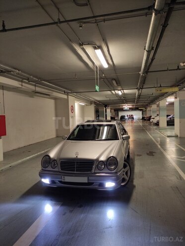 Mercedes E 240 1999, 297,000 km - 2.6 l - Bakı