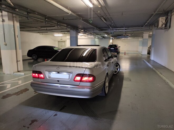 Mercedes E 240 1999, 297,000 km - 2.6 l - Bakı
