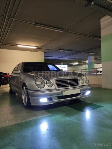 Mercedes E 240 1999, 297,000 km - 2.6 l - Bakı