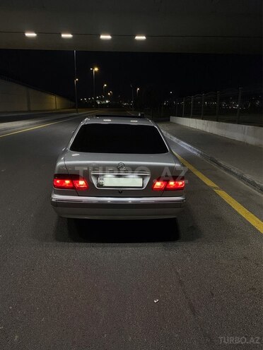 Mercedes E 240 1999, 297,000 km - 2.6 l - Bakı