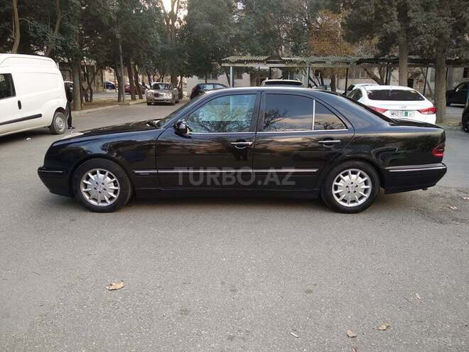 Mercedes E 220 1999, 258,314 km - 2.2 l - Bakı