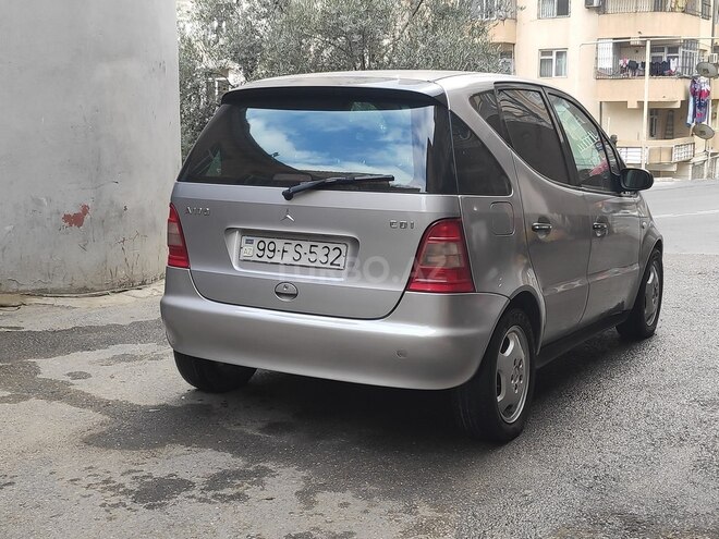 Mercedes A 170 2001, 298,000 km - 1.7 л - Bakı