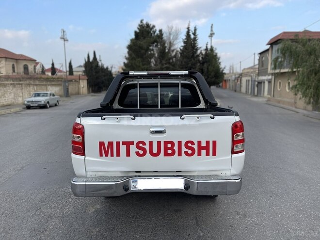 Mitsubishi L200 2018, 261,000 km - 2.4 l - Bakı