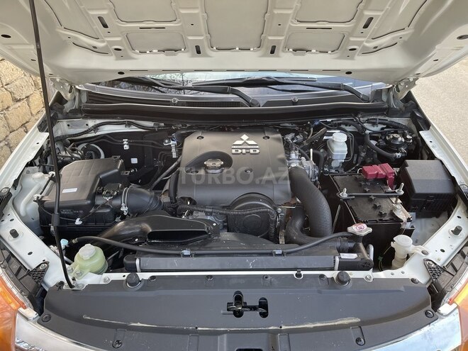 Mitsubishi L200 2018, 261,000 km - 2.4 l - Bakı