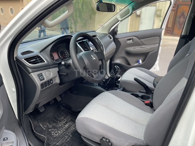 Mitsubishi L200 2018, 261,000 km - 2.4 l - Bakı