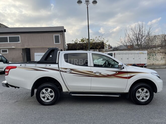 Mitsubishi L200 2018, 261,000 km - 2.4 l - Bakı