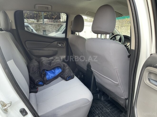 Mitsubishi L200 2018, 261,000 km - 2.4 l - Bakı