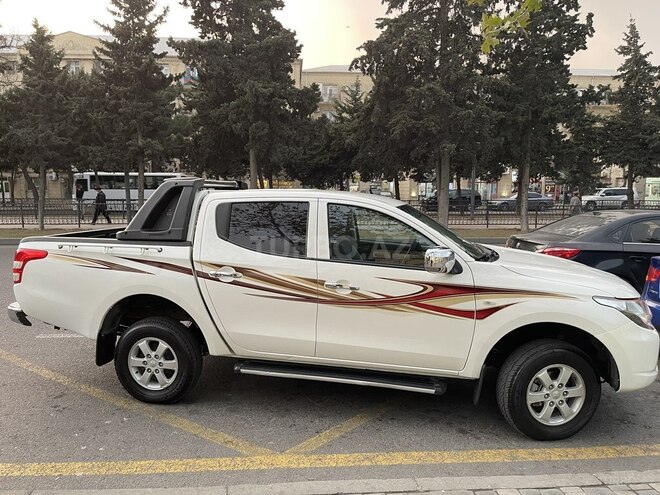 Mitsubishi L200 2018, 261,000 km - 2.4 l - Bakı