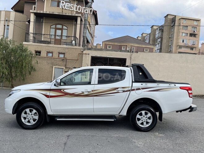 Mitsubishi L200 2018, 261,000 km - 2.4 l - Bakı