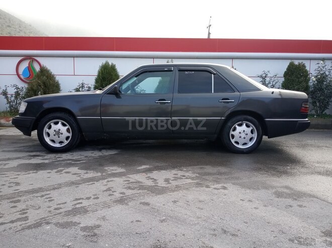 Mercedes E 200 1991, 264,457 km - 2.0 l - Şəki