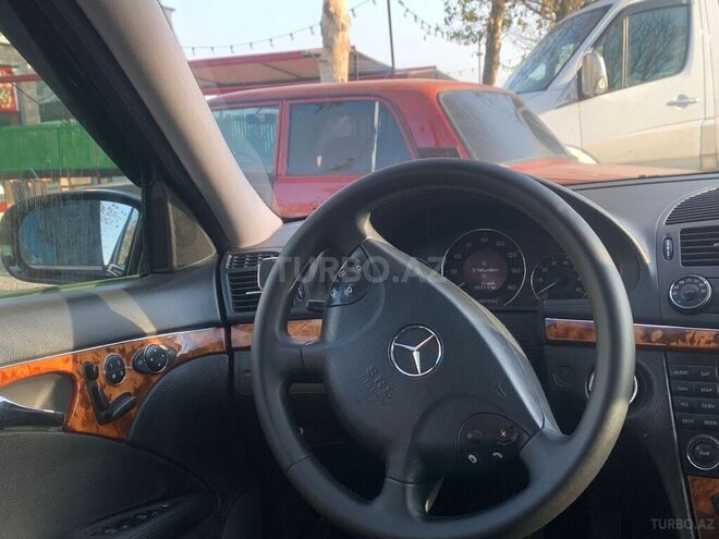 Mercedes E 320 2004, 280,000 km - 3.2 l - Füzuli