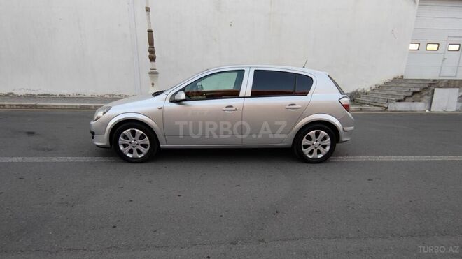 Opel Astra 2005, 239,000 km - 1.4 l - Gəncə
