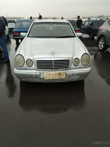 Mercedes E 220 1996, 750,000 km - 2.2 л - Astara