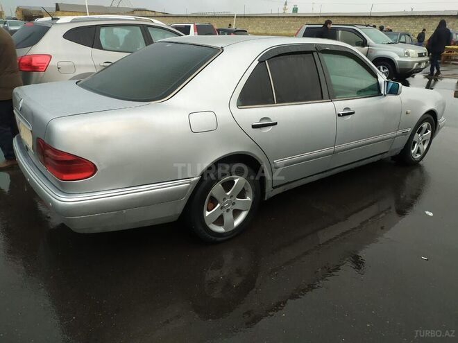 Mercedes E 220 1996, 750,000 km - 2.2 л - Astara