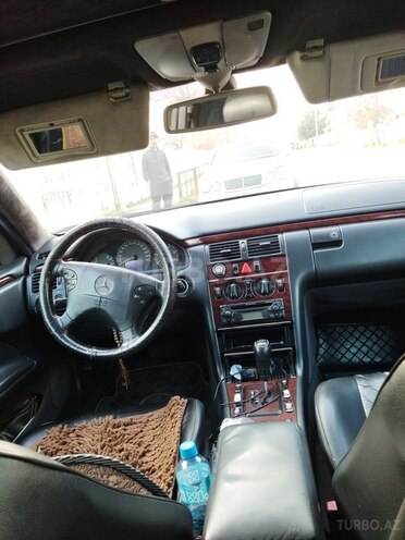 Mercedes E 220 2002, 457,000 km - 2.2 l - Lənkəran
