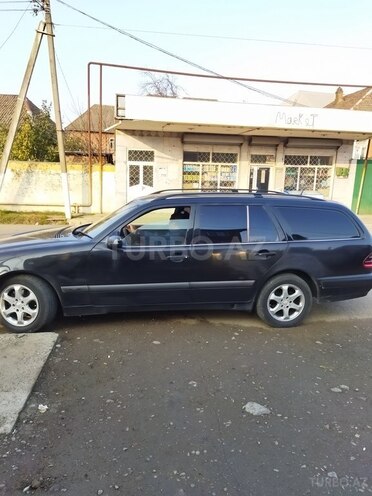 Mercedes E 220 2002, 457,000 km - 2.2 l - Lənkəran