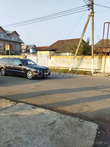 Mercedes E 220 2002, 457,000 km - 2.2 l - Lənkəran