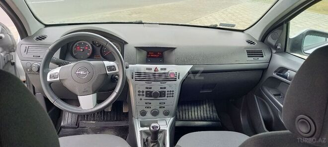 Opel Astra 2010, 136,000 km - 1.3 l - Bakı
