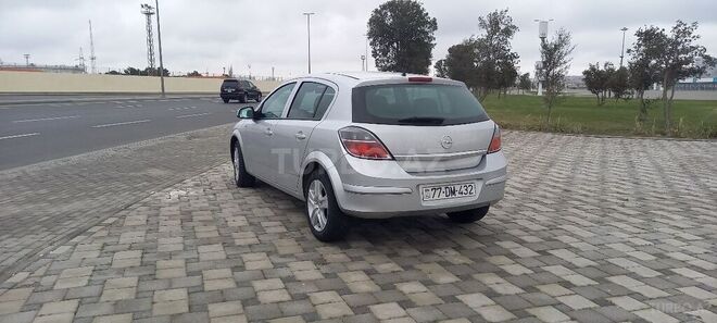 Opel Astra 2010, 136,000 km - 1.3 l - Bakı